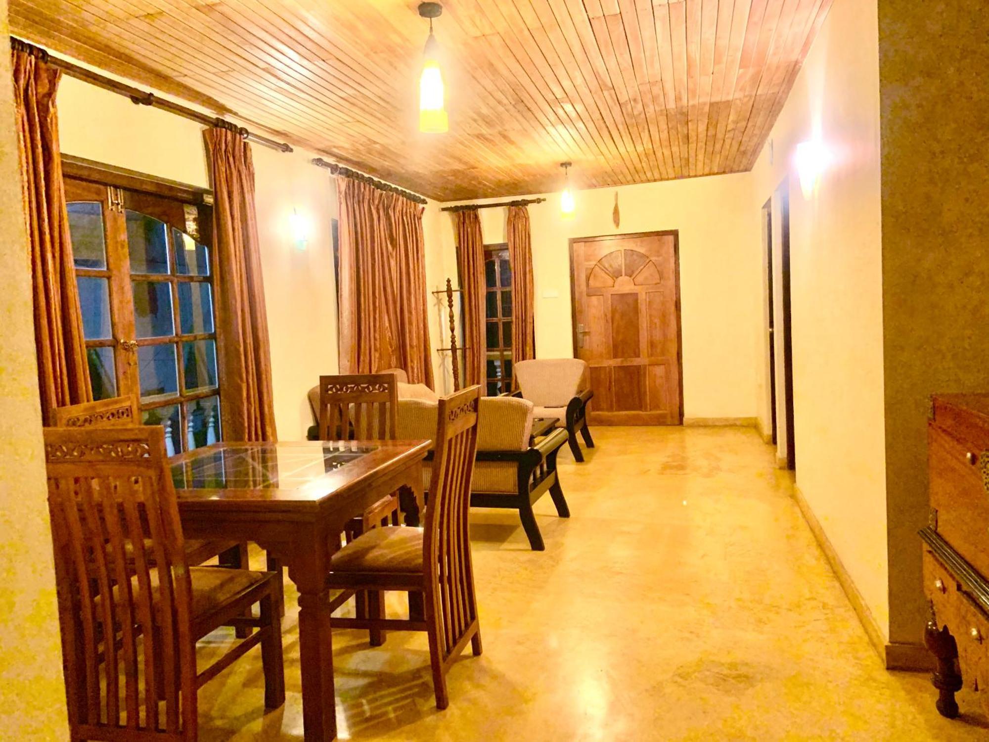 Golden King Cottage Нувара Елия Екстериор снимка