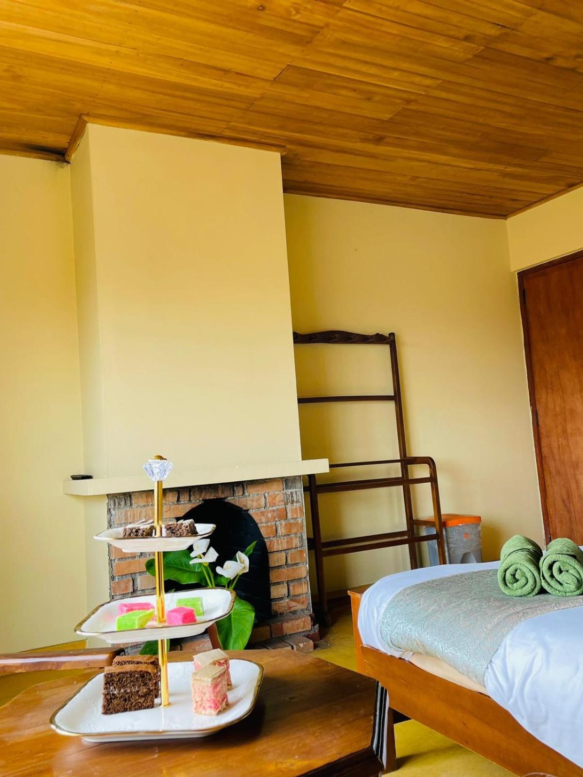 Golden King Cottage Нувара Елия Екстериор снимка